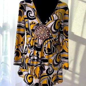 🥳 Striking Yellow, Black & White Tunic With Beaded Ornament on Front Chest!